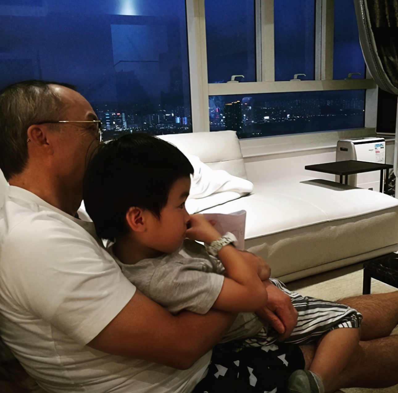 香港富商千金整容,香港豪门千金整形死亡