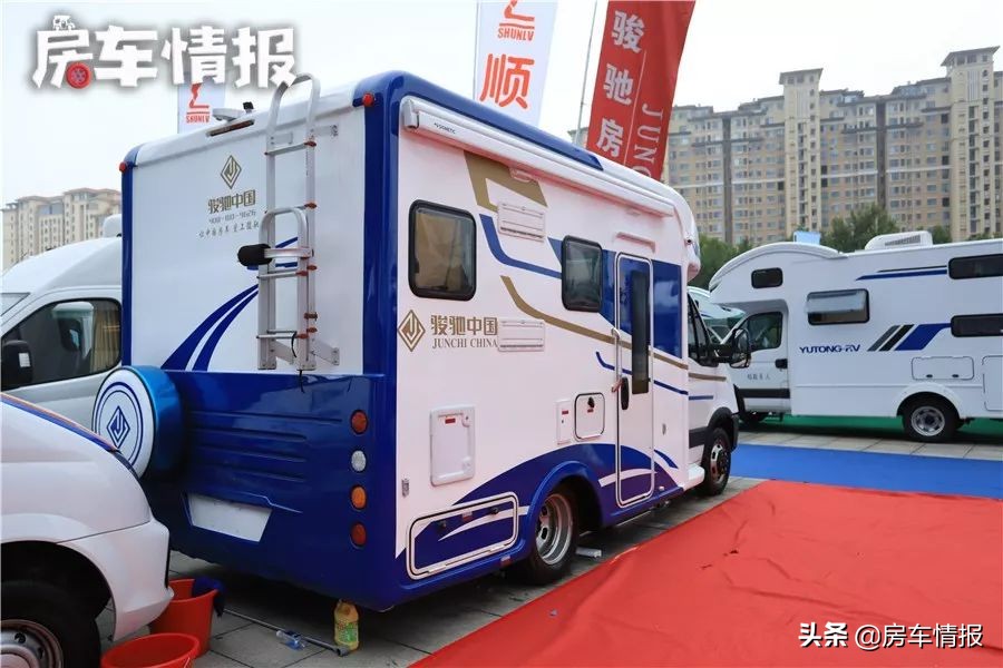 升降大床房车,可升降空间房车