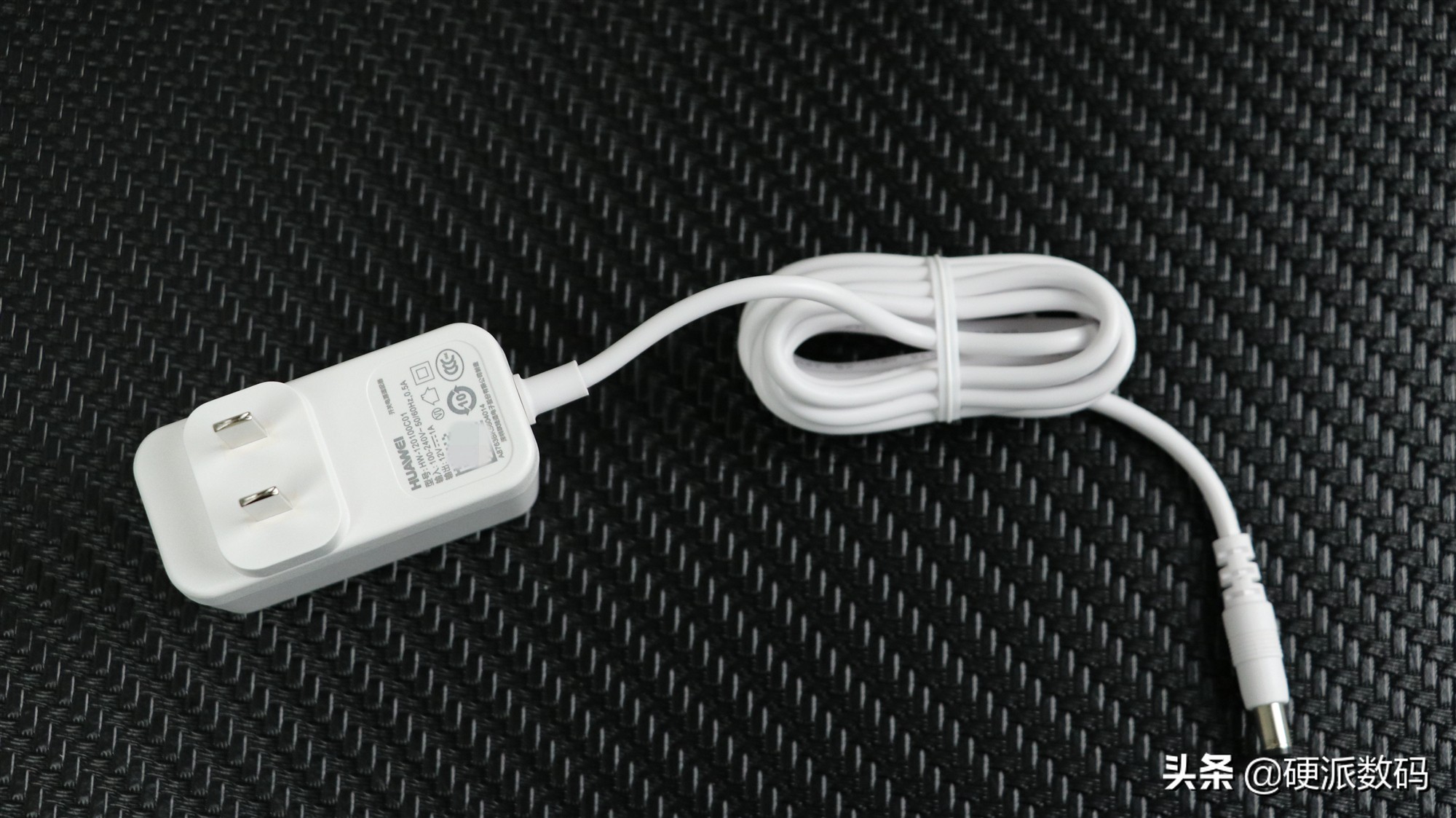 华为4g路由2pro开箱评测与拆解,华为旗下的4g路由2pro测评