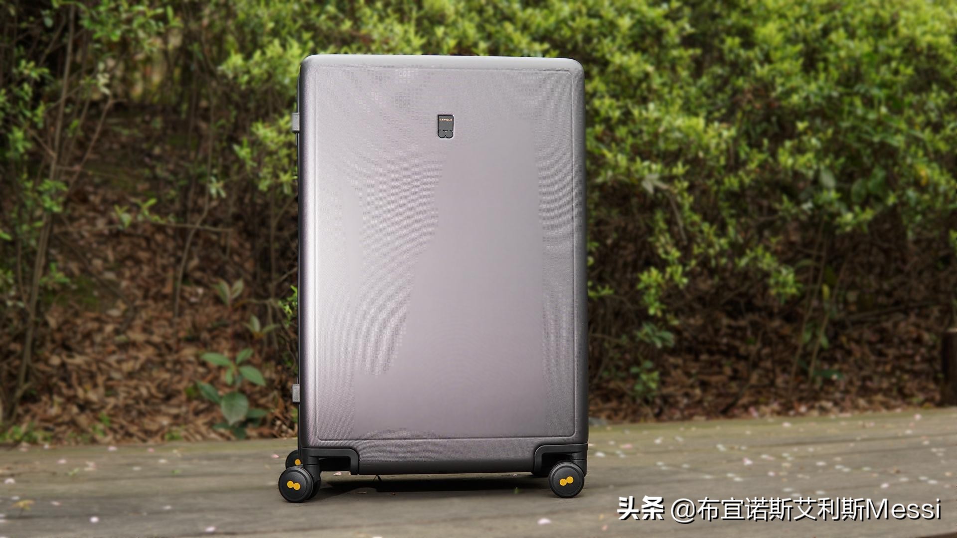 地平线8号行李箱和小米90分行李箱,地平线行李箱与小米行李箱对比