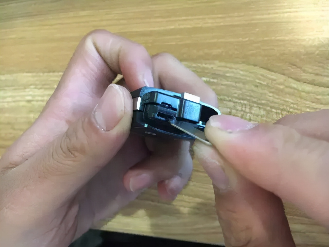 车辆遥控钥匙没电了怎么启动,索纳塔9钥匙没电应急启动视频