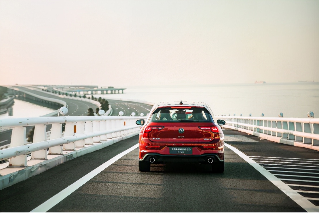 八代高尔夫gti赛道表现,全新高尔夫gti试驾