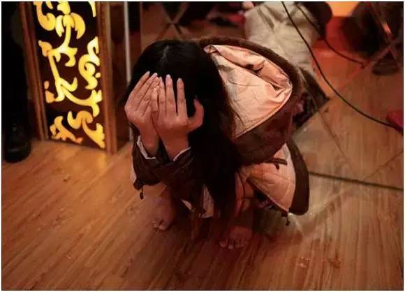 一天接客8次？中国女孩被骗去国外留学，却被卖到按摩馆成*奴性**