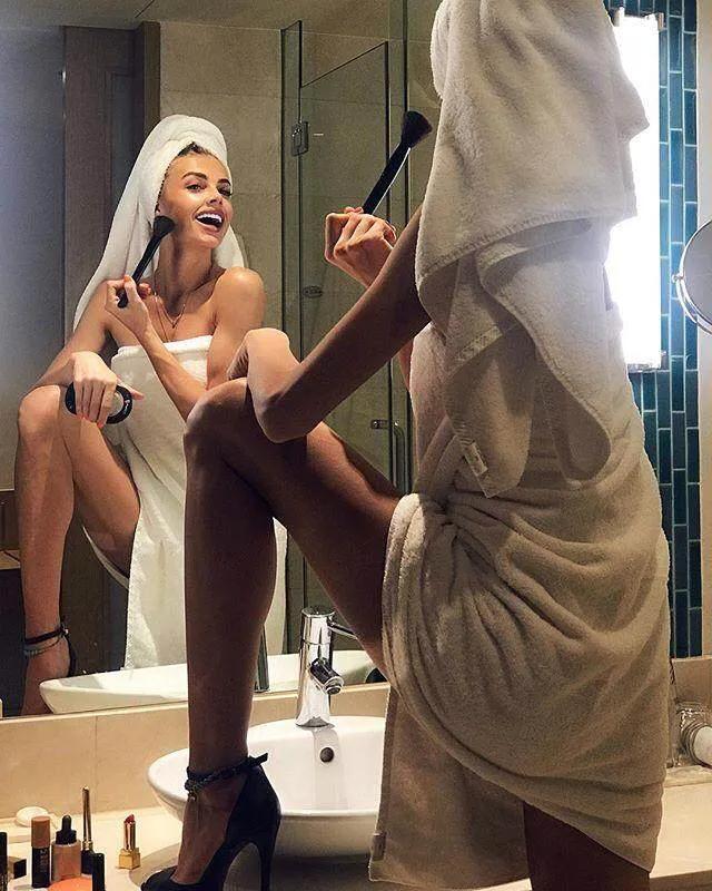 一吻定情到修成正果，乌克兰足坛新皇津琴科与美女记者维兰达