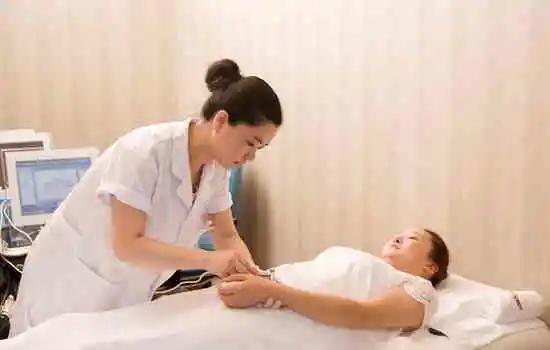 月嫂产后恢复手法,月嫂产后恢复母乳喂养指导