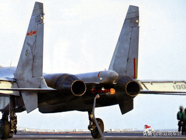 辽宁舰歼-15舰载战斗机,歼15战斗机是不是最大的舰载机