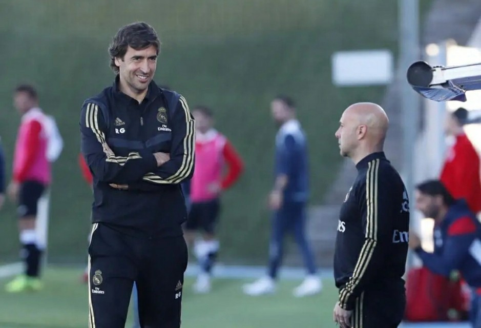 皇马主席弗洛伦蒂诺并非无情，聘请退役的功勋球员回到皇马任职