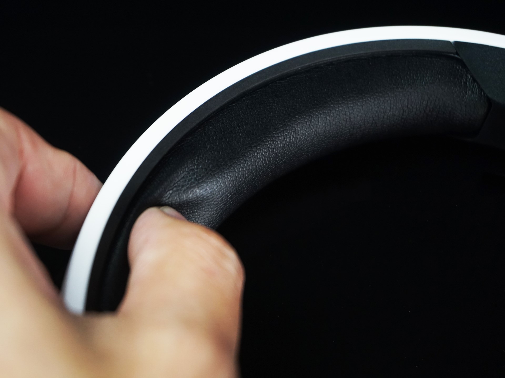 除了价格高点冰豹这款游戏耳机真的很不错