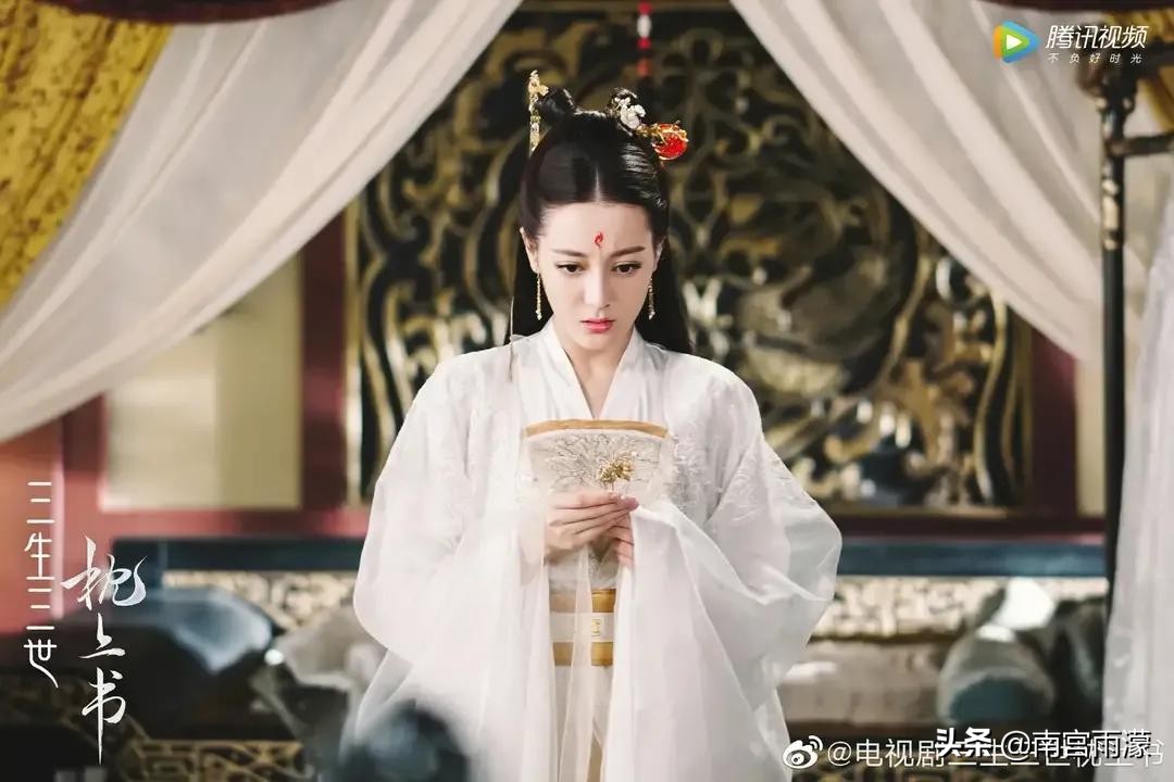 枕上书改编54.滚滚自愿随帝君回天宫,重霖看到滚滚心痛不已