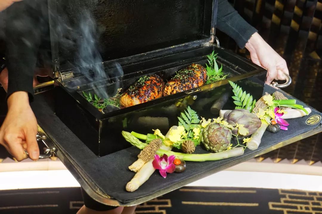 奚梦瑶戛纳酒店,奚梦瑶凯悦酒店