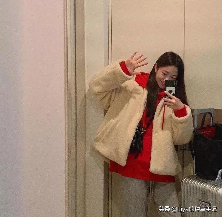 女童白色羊羔毛卫衣6-12岁潮款,大版的羊羔毛卫衣怎么搭配