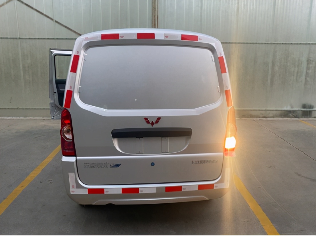 电动五菱荣光新能源汽车怎么样,车主评价续航长的电车