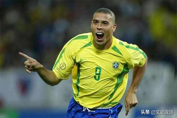 历史9大足球巨星,历史上有哪些11号足球球星