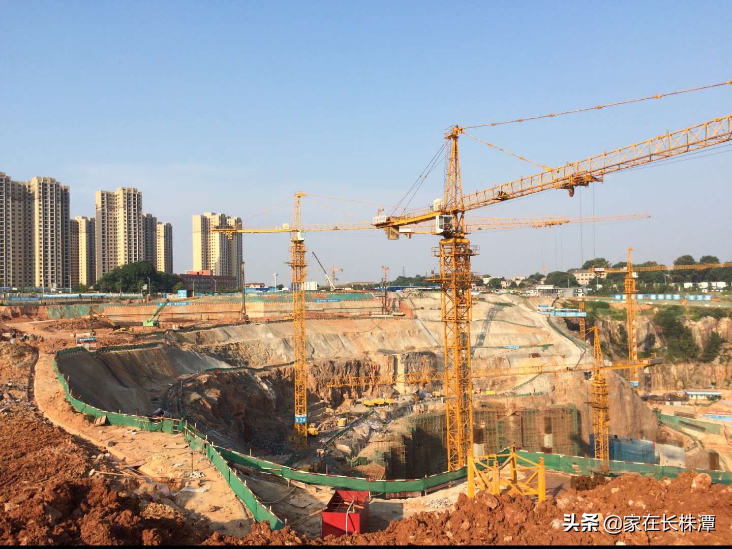 向前！向前！向前！集合！房企的队伍向着大王山挺进