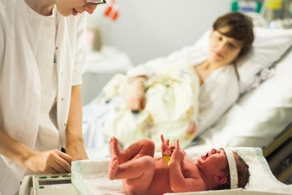 顺产后第一天需要注意哪些事项,顺产后72小时注意事项