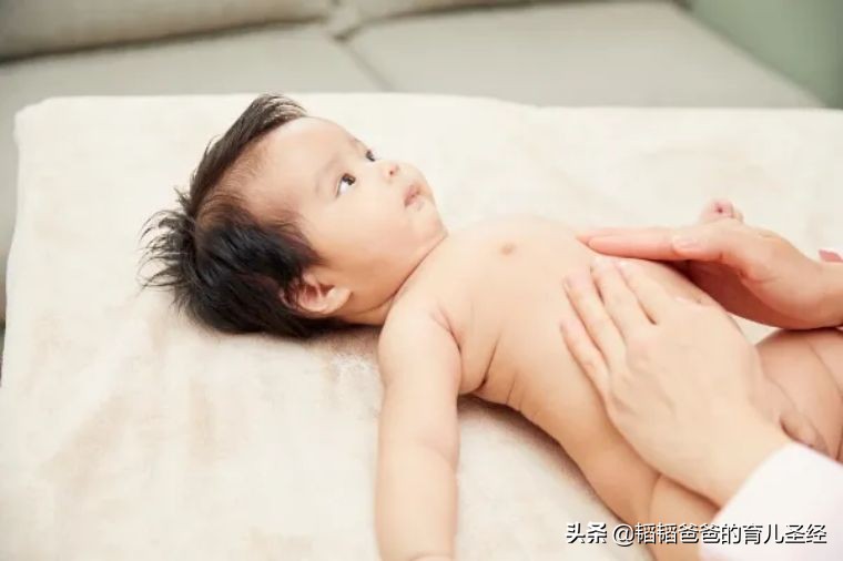 喜欢和宝宝亲密接触，先学会“三摸*不五**摸”，孩子越摸越聪明