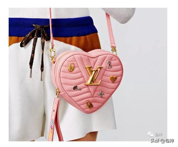 包神二手奢侈品,贴满徽章的包包lv