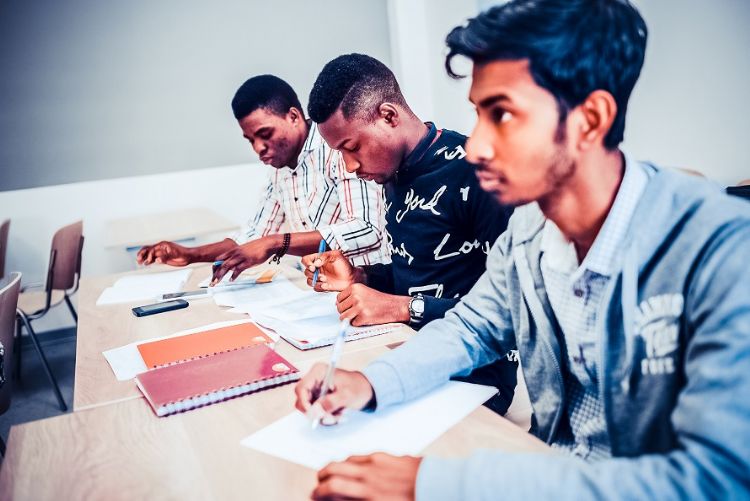 申请俄罗斯公费研究生,申请俄罗斯留学条件及费用