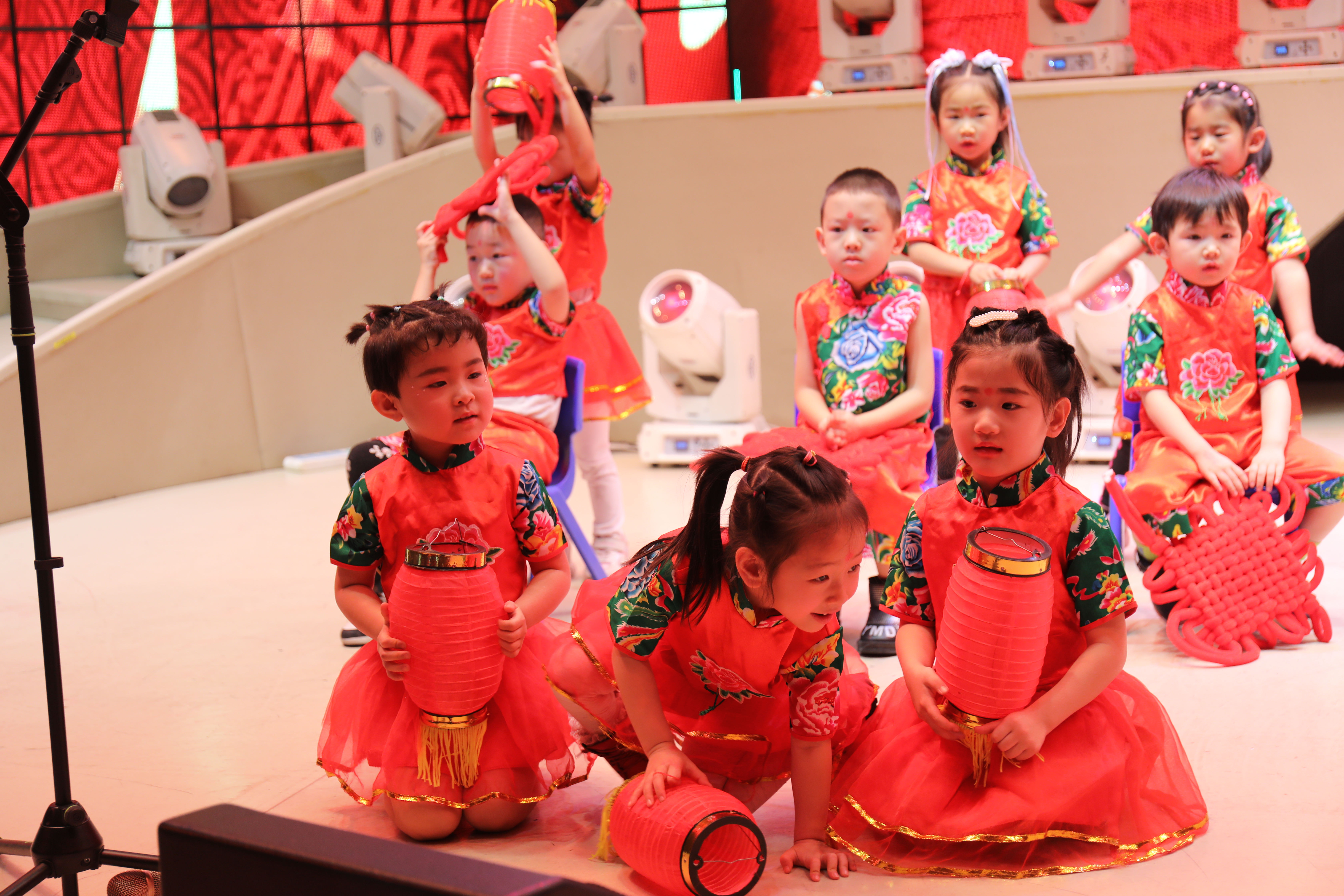 星星幼儿园第一届亲子活动,星星幼儿园亲子运动会