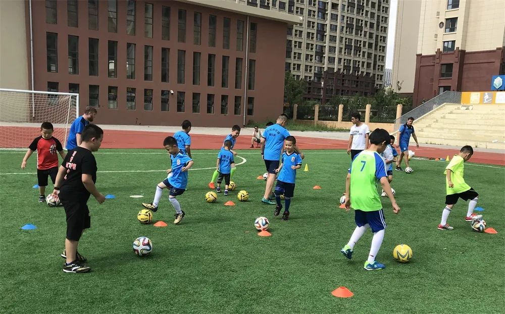 2022美育再出发期待与你相约校园,绿地小学和敕勒川学校