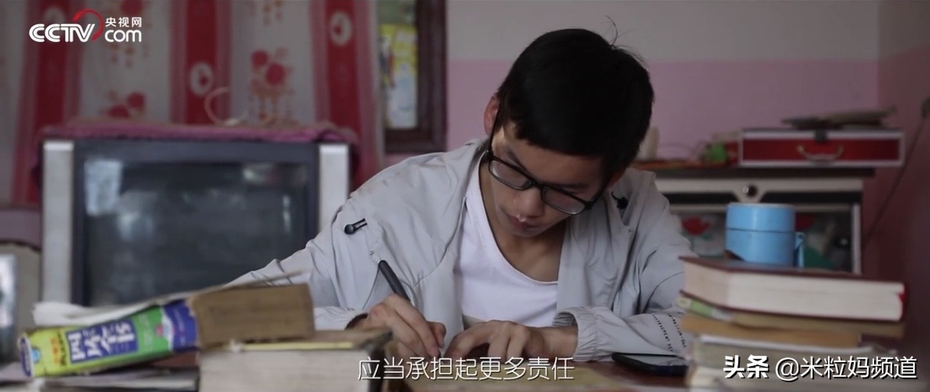 高考713分男孩,17岁神童高考699分被父亲嫌弃了