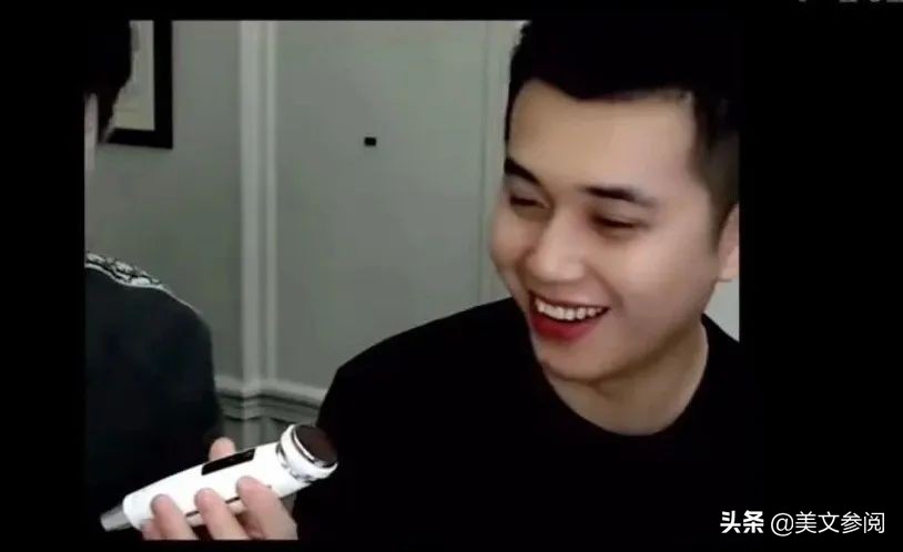 李佳琦和小助理在一起吗,李佳琦和小助理相爱相杀