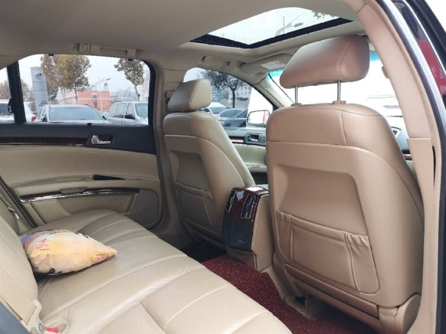 花9万元入手一辆2011年上牌二手凯迪拉克SLS赛威