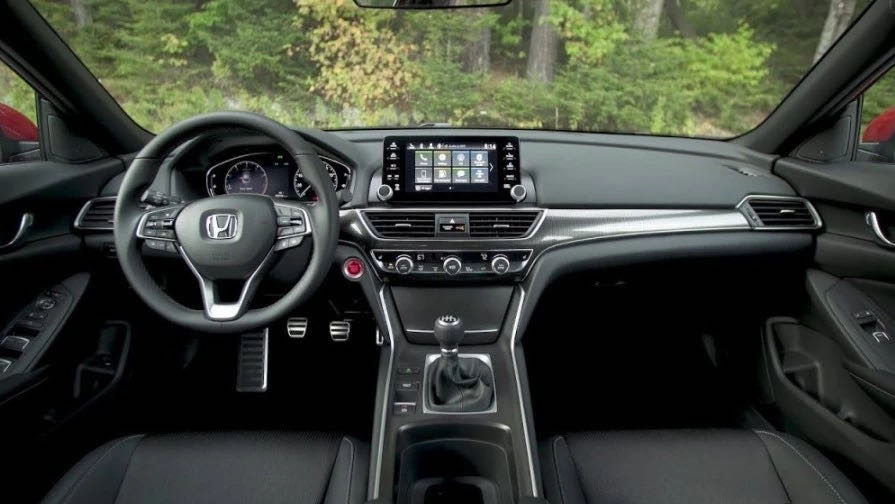 这两款b级车颜值高空间大,落地20万左右最值得买的车