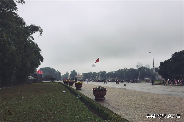 168块小草坪组成的广场，到越南河内必须去的地方