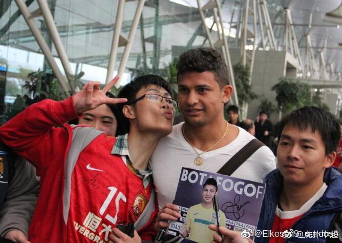 艾克森回应入选国足,艾克森回应中文