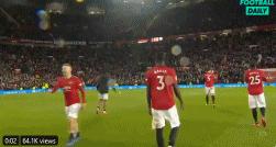 索帅雨中望向看台寻找爵爷身影,索帅爵爷