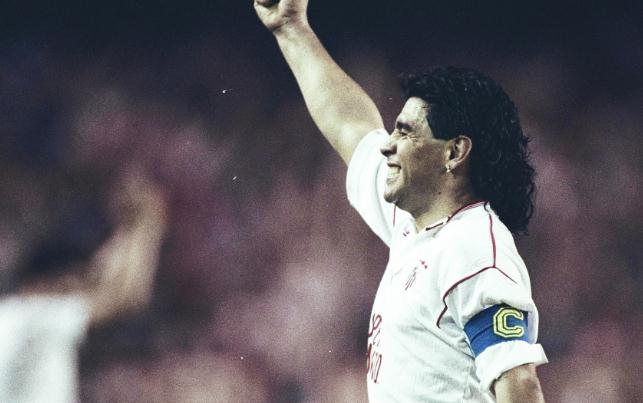 马拉多纳黑暗纪录,马拉多纳是哪一年加盟塞维利亚的