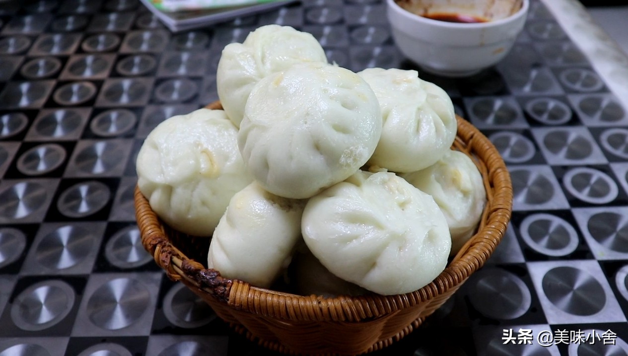 蒸包子不要直接上锅蒸牢记3诀窍,包子蒸的时候很好蒸完突然塌陷