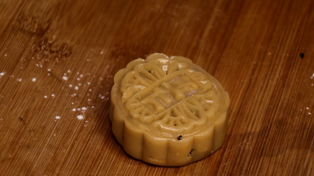 五仁月饼从和面到做的方法,老式五仁月饼馅料最佳配方和做法