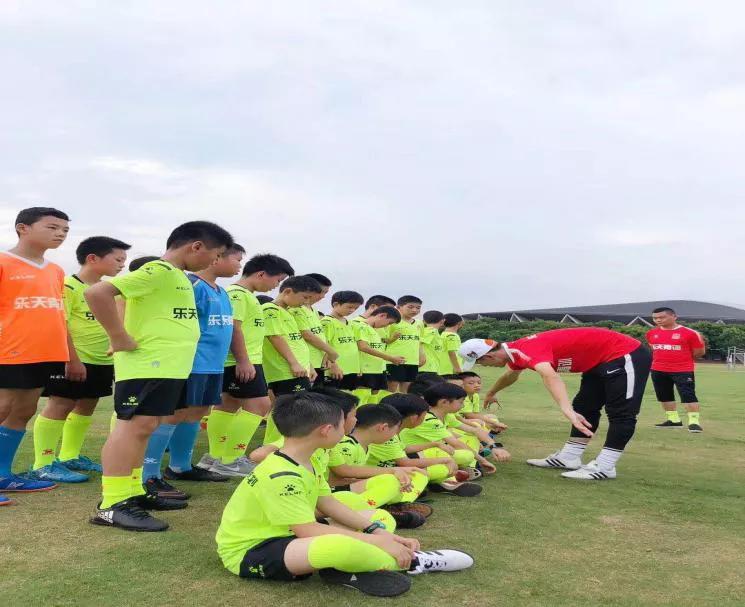 金华足球培训,金华体育馆足球培训