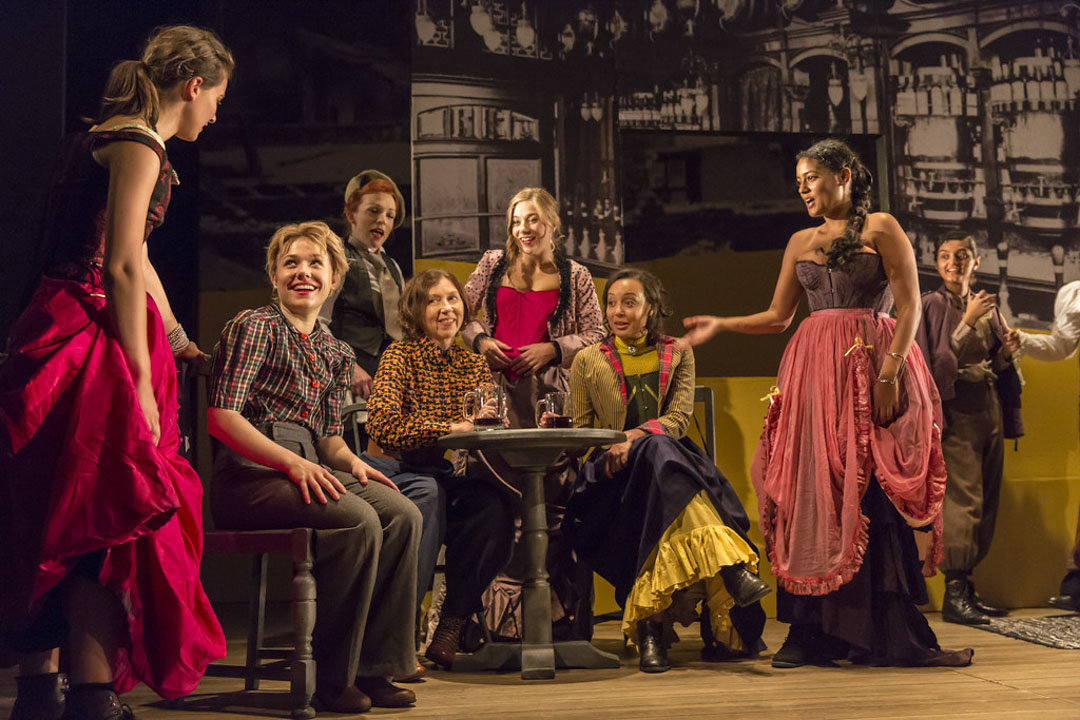 英国戏剧舞台上的女*爱性**恋：被遮盖的主体*欲情**与艰难的戏剧呈现