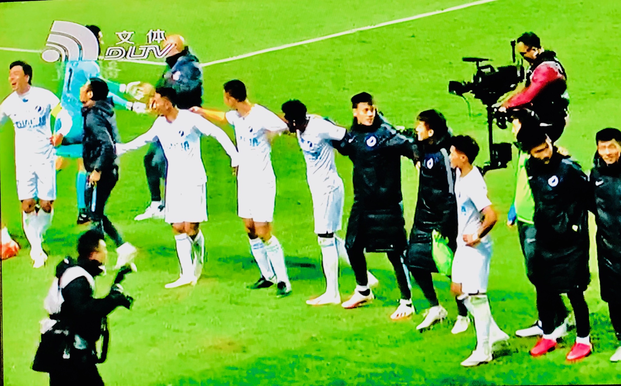 大连人2-1逆转申花斩4连胜,大连人与石家庄永昌比赛