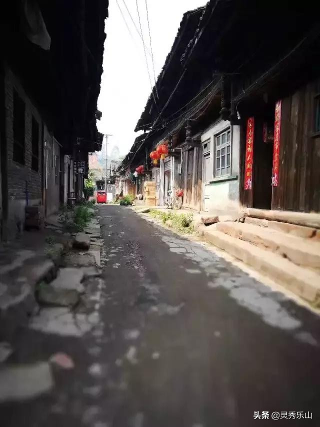 乐山最文化的古镇,乐山苏稽古镇跷脚牛肉的来历