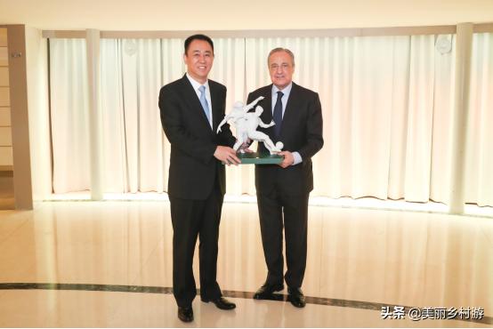 张近东参加恒大20周年,张近东帮助许家印渡过难关