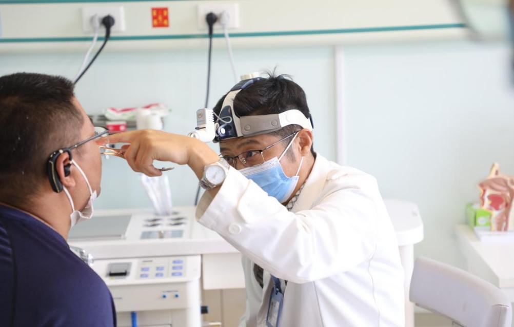 山东省耳鼻喉医院鼻外科专家纪*志宏**主任接受济南电视台采访