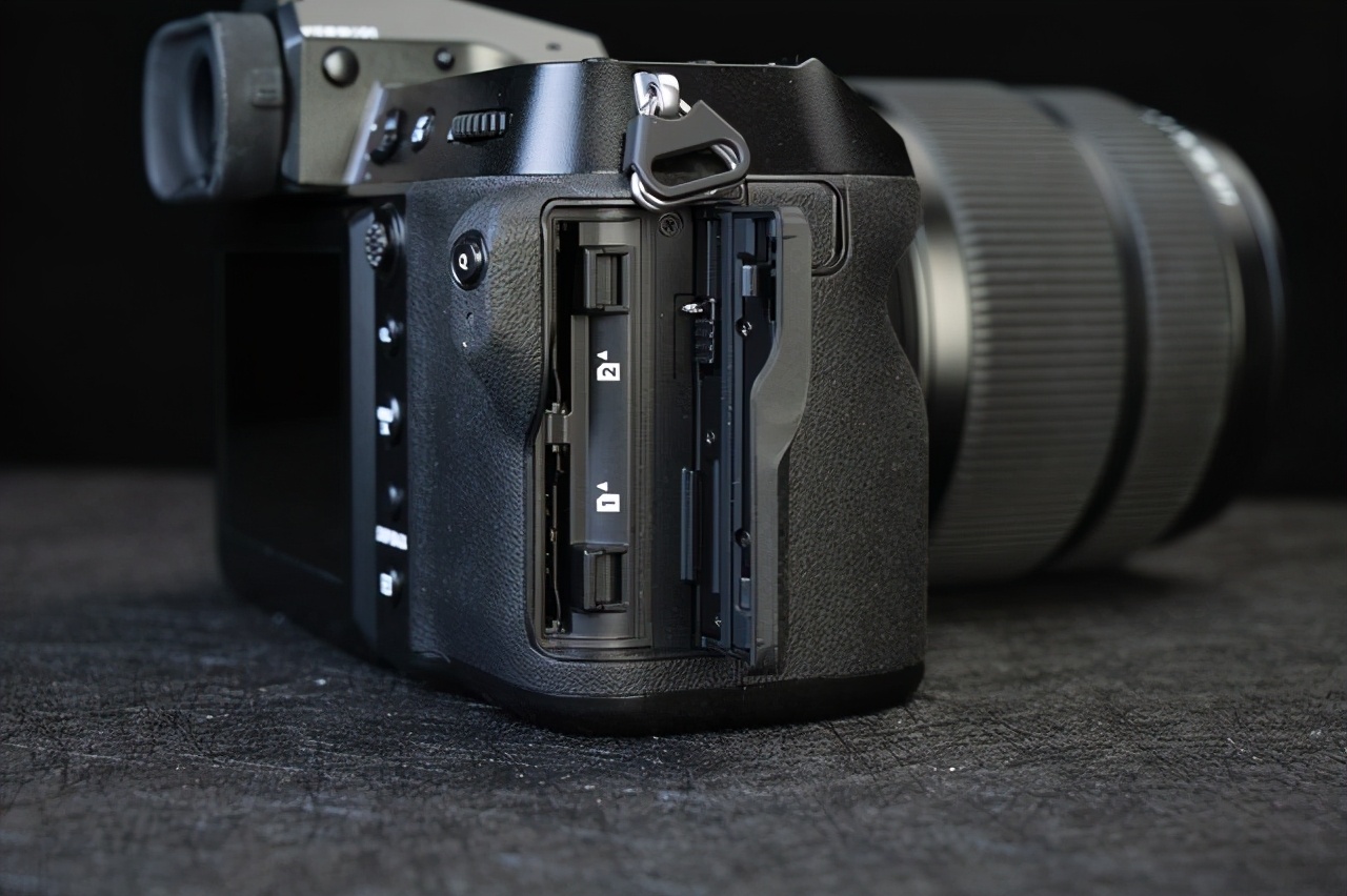 富士gfx50sii视频测试,一亿像素富士gfx100s高感