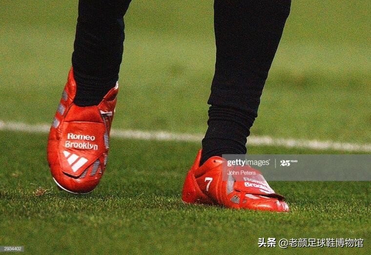 贝克汉姆巴黎最后一战球鞋,贝克汉姆穿的什么足球鞋