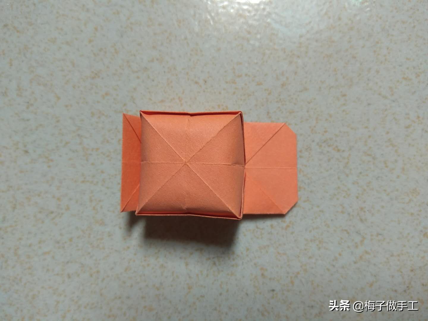 幼儿手工折纸帽子的简单折法,折纸折帽子的方法