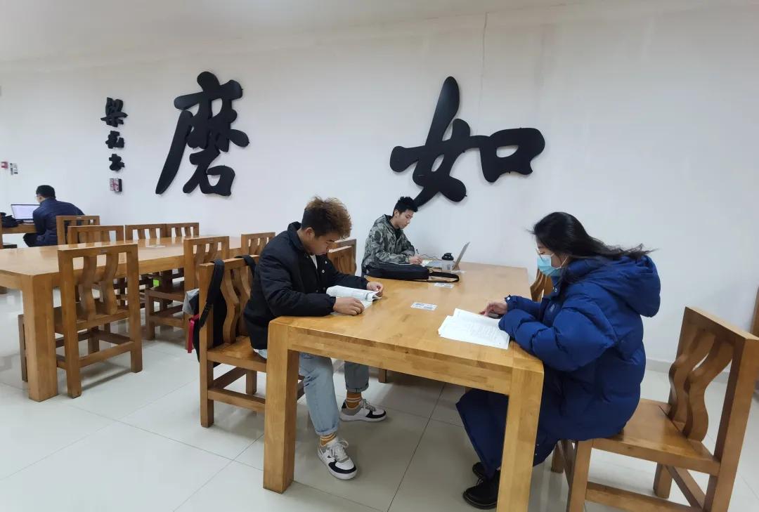 不回家，年咋过？不怕，来感受这份暖意