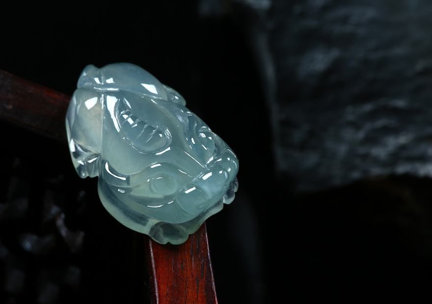 翡翠貔貅分公母，越凶越有深意，造型不同寓意亦不同