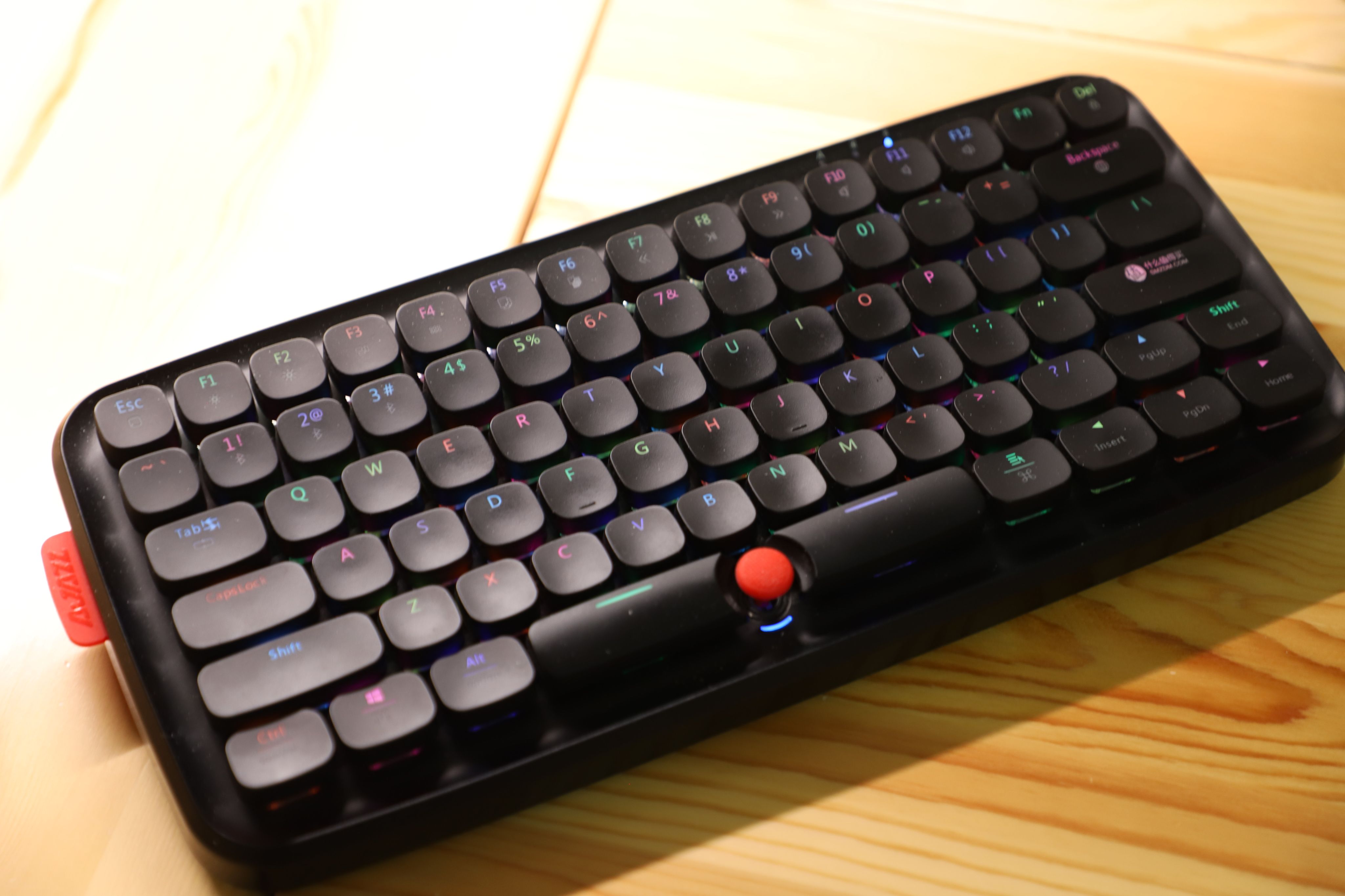 最简单的宅家工作台,在家办公小物件