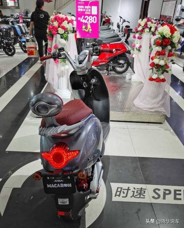 爱玛续航最强电摩,爱玛电摩2022新款续航200公里