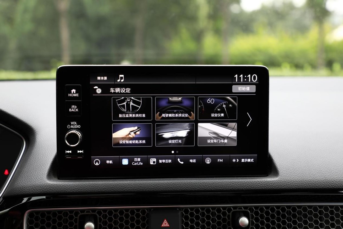 全新思域实车曝光网友小号雅阁,十一代思域和低配雅阁怎么选