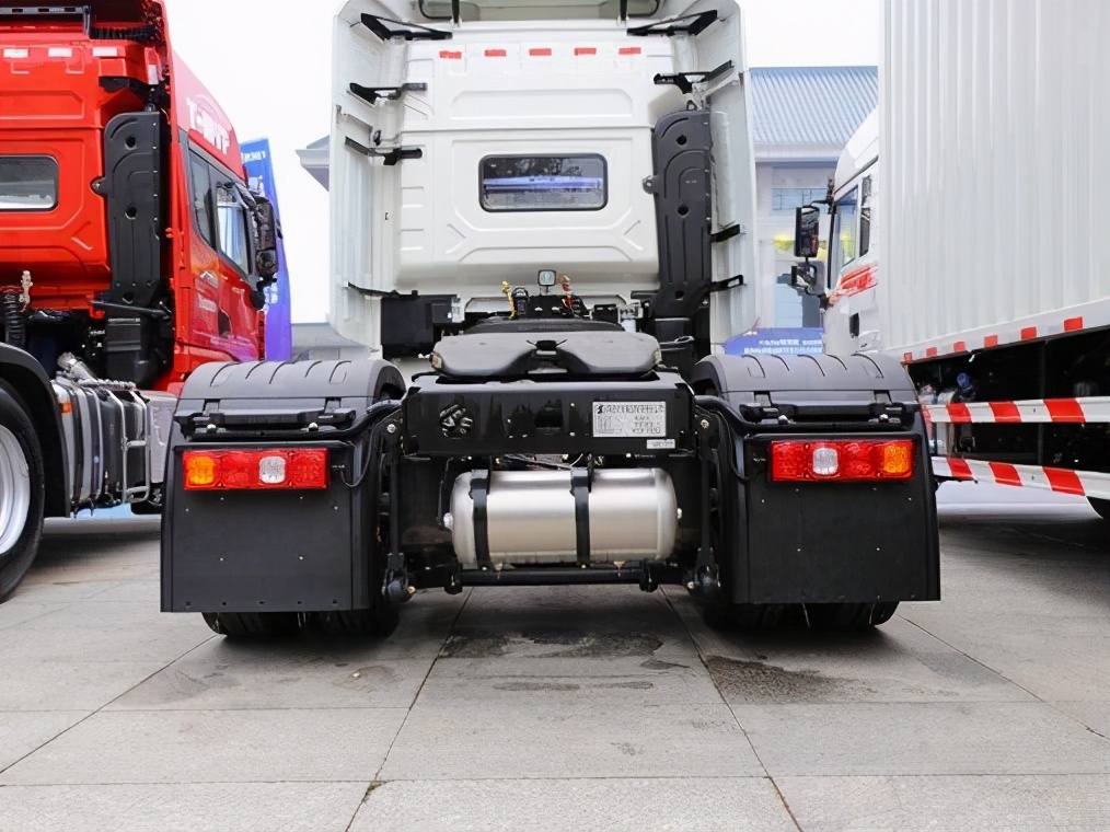 拉快递哪款车最省油,拉快递最好的车型