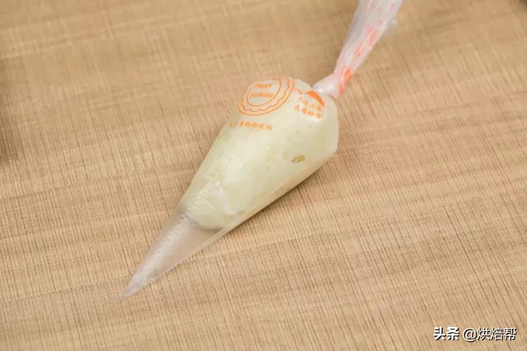 最基础的黄油曲奇简单又好吃,非常香酥的一款曲奇饼干超好吃